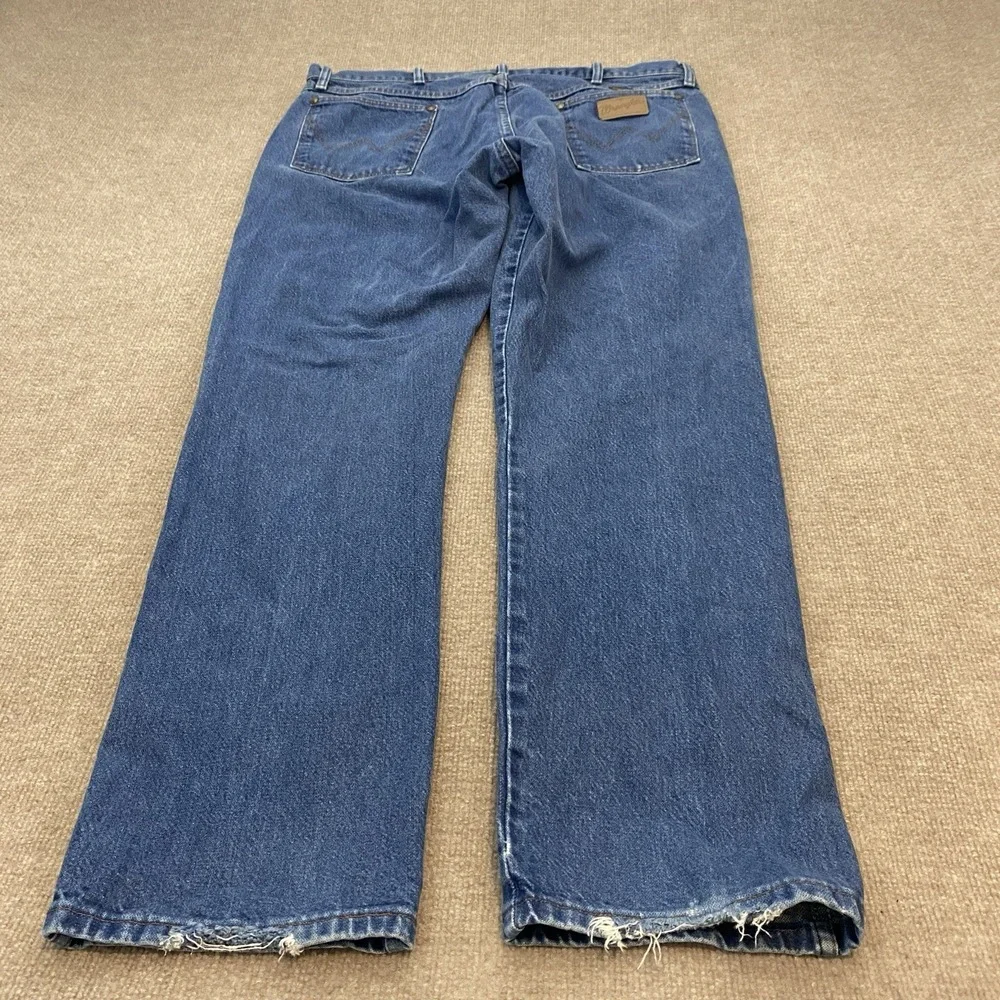Wrangler Jeans Mens 40 Fits 39x32 Faded Blue 13MWZ Cowboy Cut Western Boots